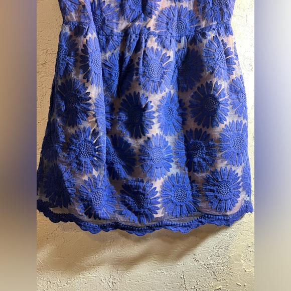 Party dress in purple by Ellison, mini w scalloped hem. Nude under lovely purple - Picture 4 of 11